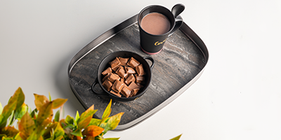 caneca de ceramica love preta com colher m1