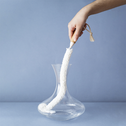 escova de bambu oikos flexivel para limpeza de jarras off white 1