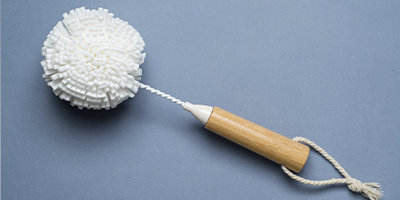 escova de bambu oikos flexivel para limpeza de copos off white m1