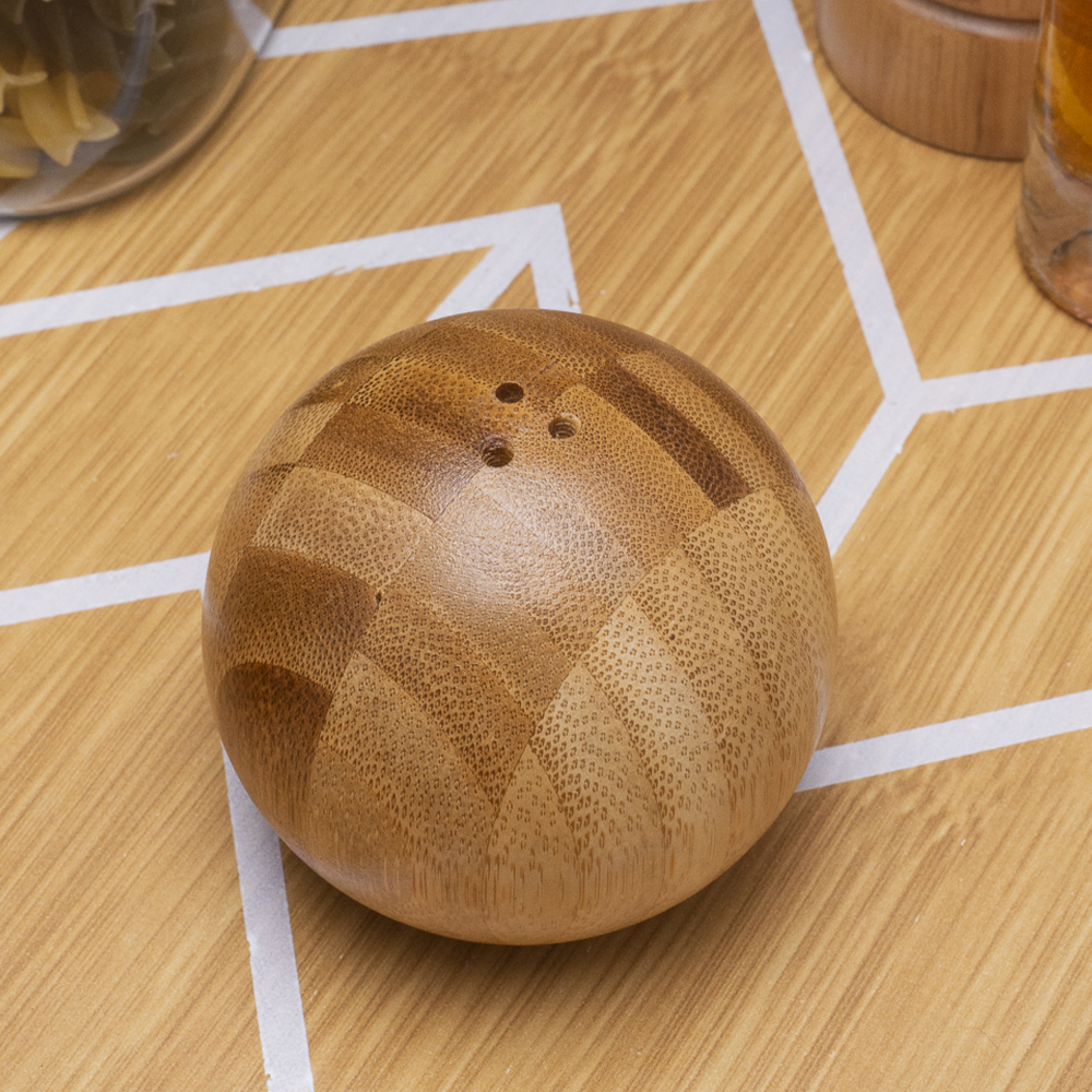 saleiro esferico oikos em bambu natural minimalista 1